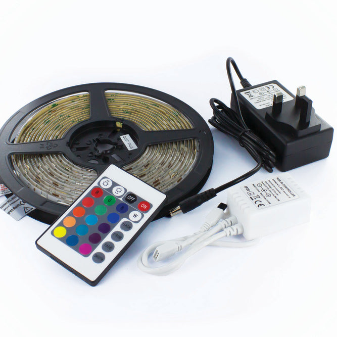 Integral LED PLUG AND PLAY STRIP IP65 5M RGB 7.2W/M 30LED/M 10MM WIDTH 115 BEAM BLISTER WITH IR CONTROLLER AND IP20 UK PLUG ADAPTOR INTEGRAL ILSTRGBA081B